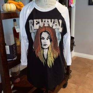 Revival muscle tee size large NWOT